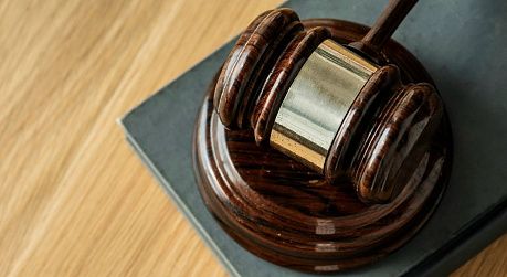 Женщина не могла зарегистрировать право собственности на дом. Спор дошёл до Верховного суда
